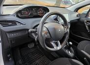 Peugeot 208 11