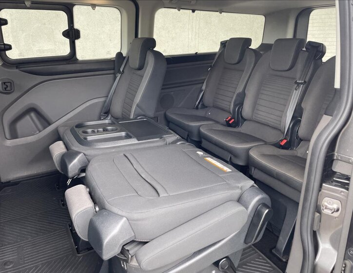 Ford Tourneo Custom MPV 2,0 l 136 kw