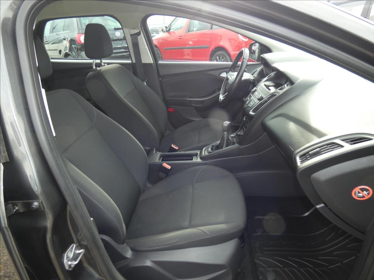 Ford Focus Kombi 999,0 74 kw