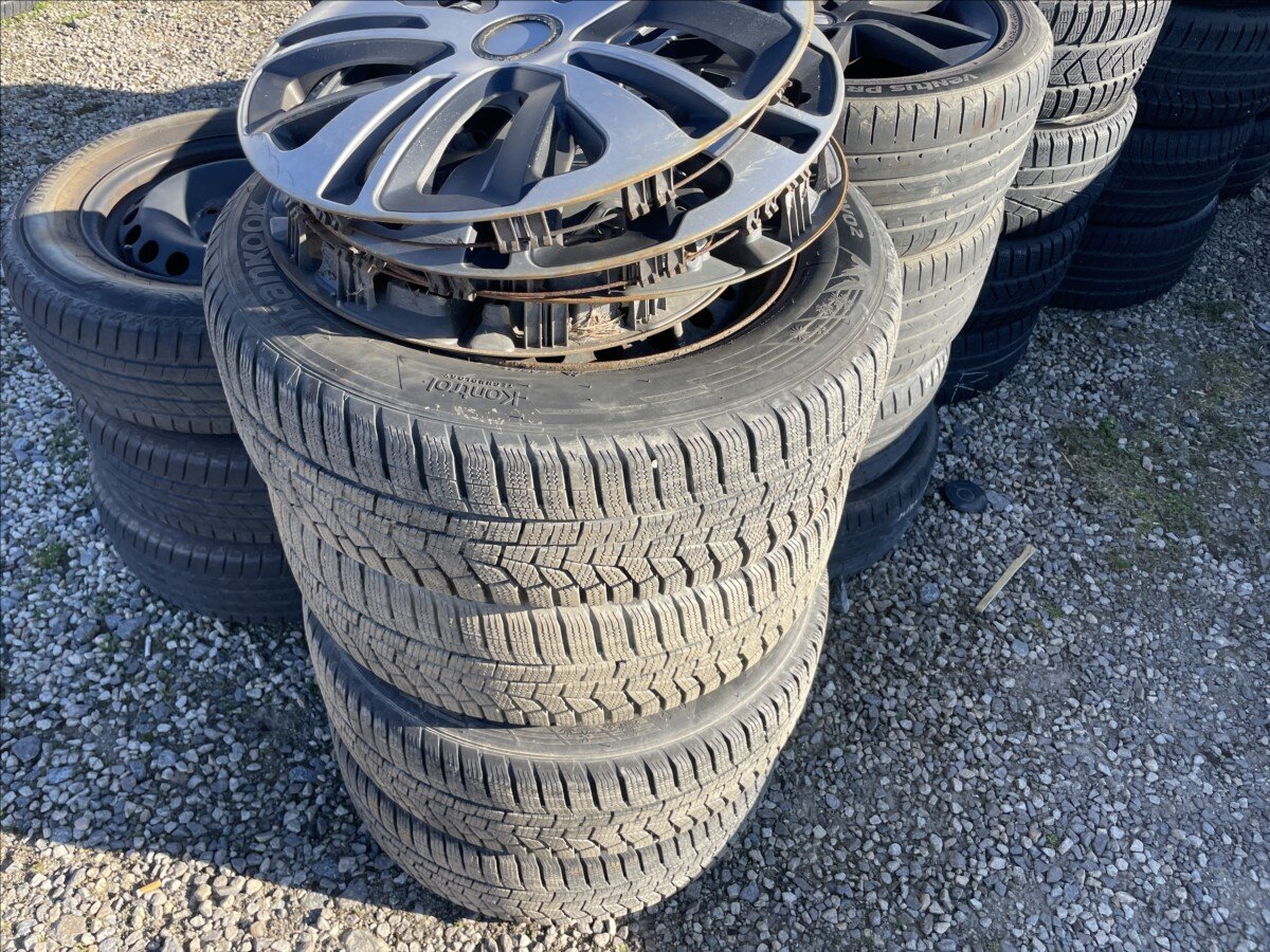 Nissan Juke SUV / Terénní 1,2 l 85 kw