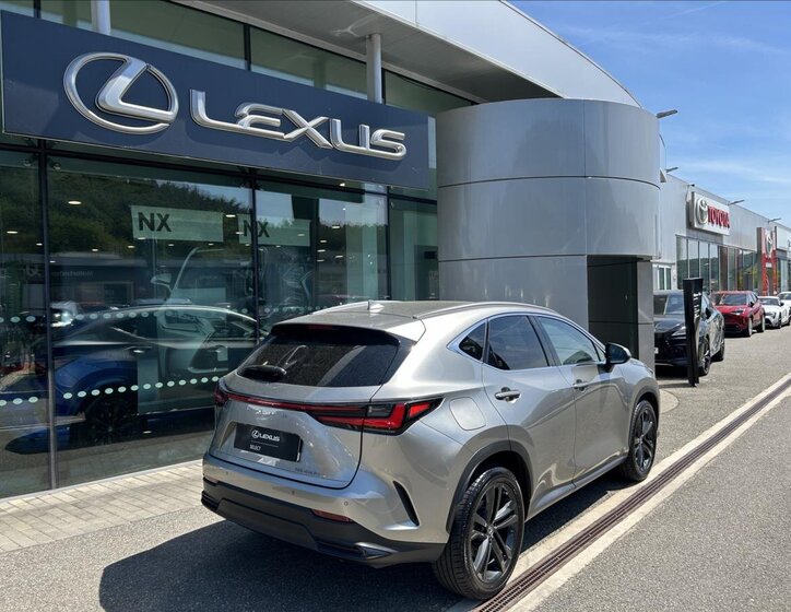 Lexus NX 450h+ SUV / Terénní 2,5 l 227 kw