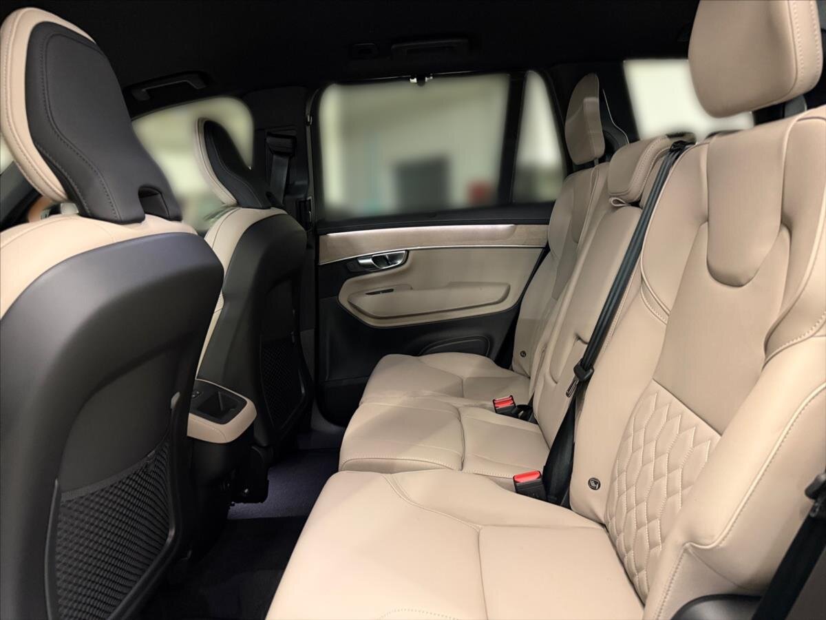 Volvo XC90 SUV / Terénní 2,0 l 184 kw