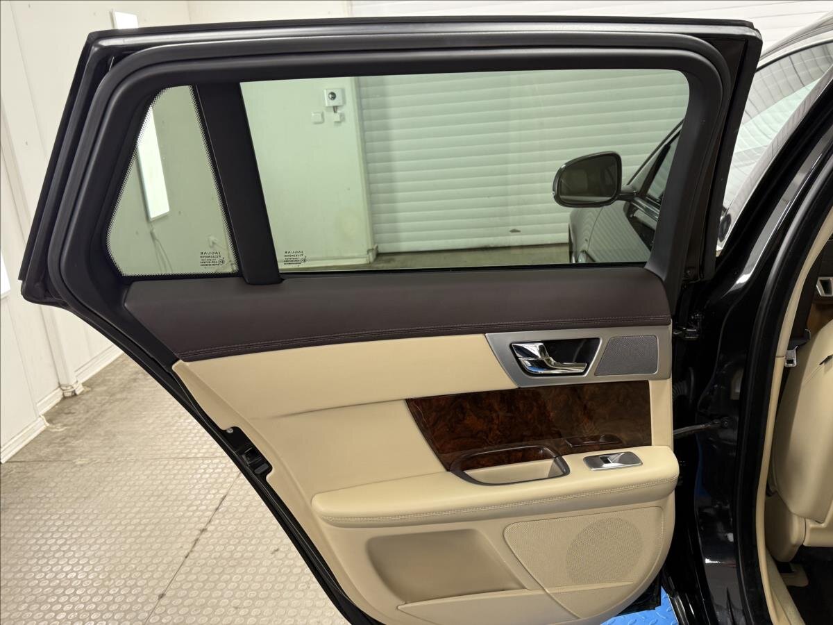 Jaguar XF Kombi 3,0 l 202 kw