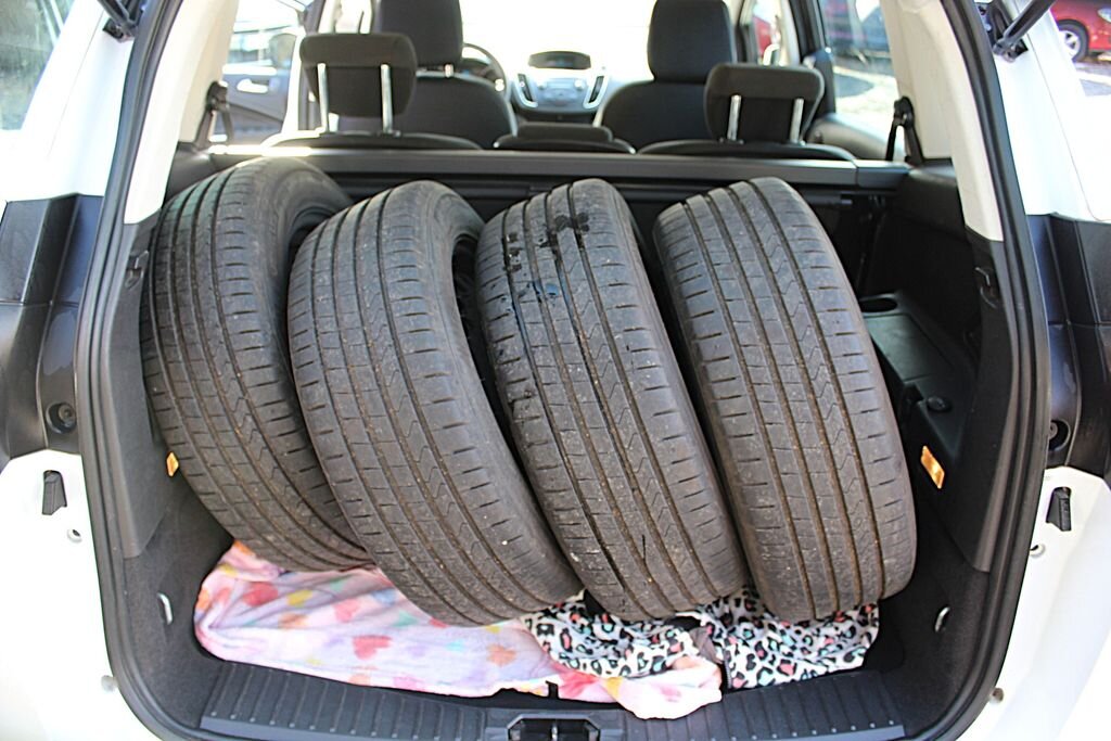 Ford Grand C-MAX MPV 999,0 74 kw