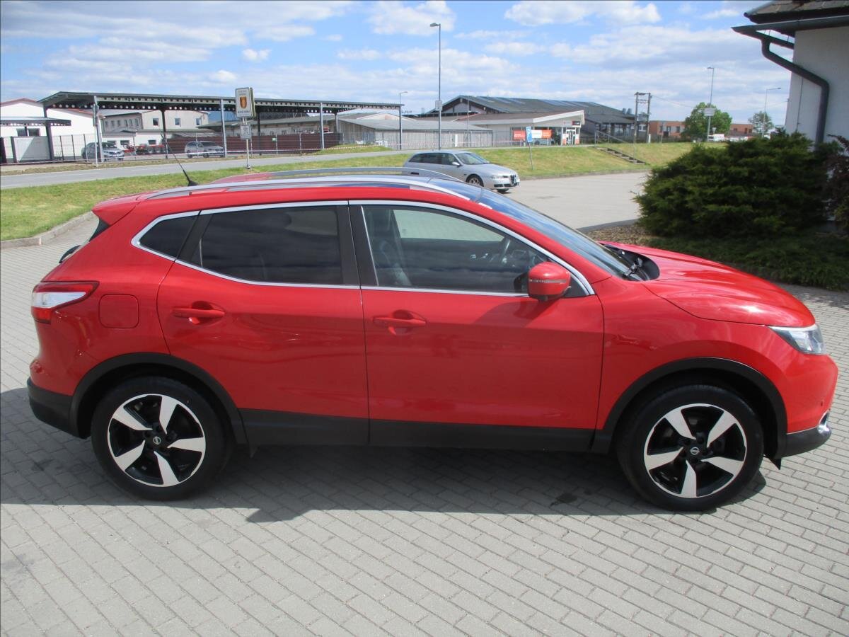 Nissan Qashqai SUV 1,6 l 96 kw