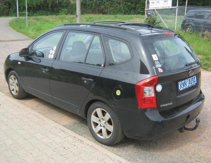 KIA Carens 4