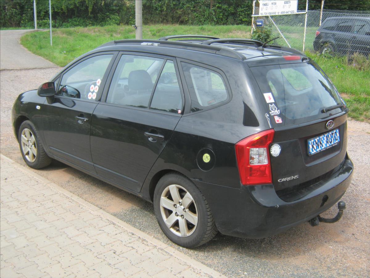 KIA Carens
