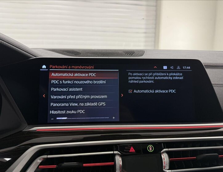 BMW X7 Kombi 3,0 l 250 kw