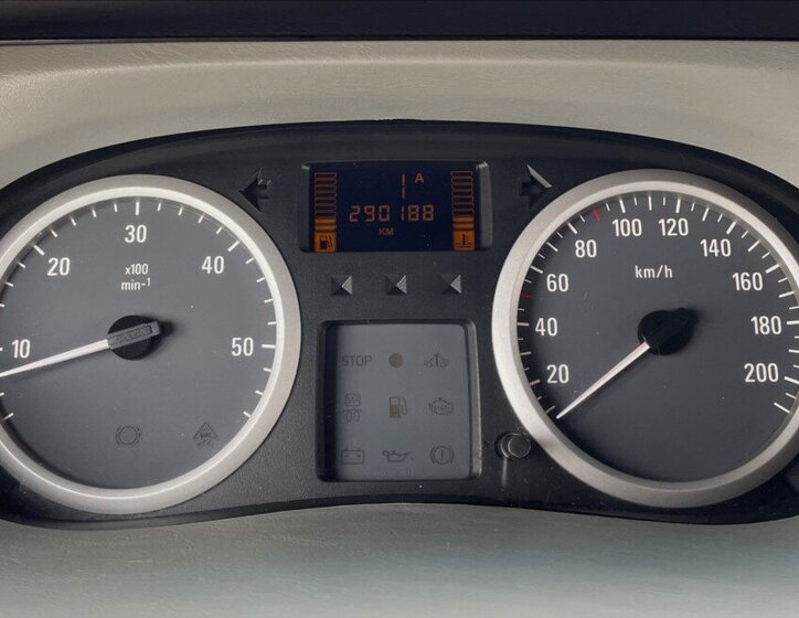 Opel Vivaro MPV 2,5 l 107 kw