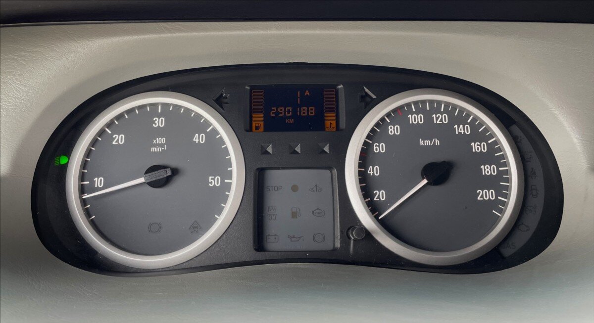 Opel Vivaro MPV 2,5 l 107 kw