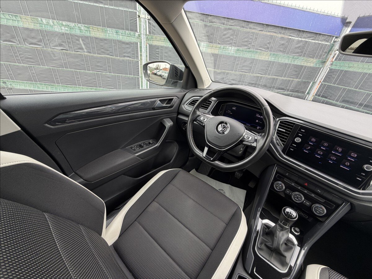 Volkswagen T-Roc SUV / Terénní 999,0 85 kw