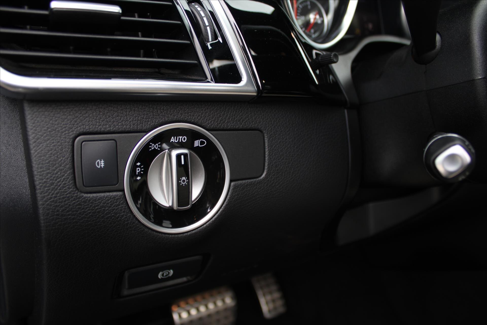 Mercedes-Benz GLE SUV 4,7 l 335 kw