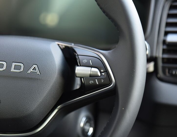 Škoda Karoq SUV 1,5 l 110 kw