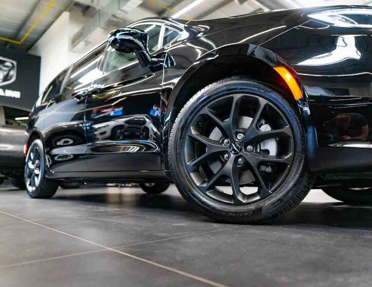 Chrysler Pacifica 45