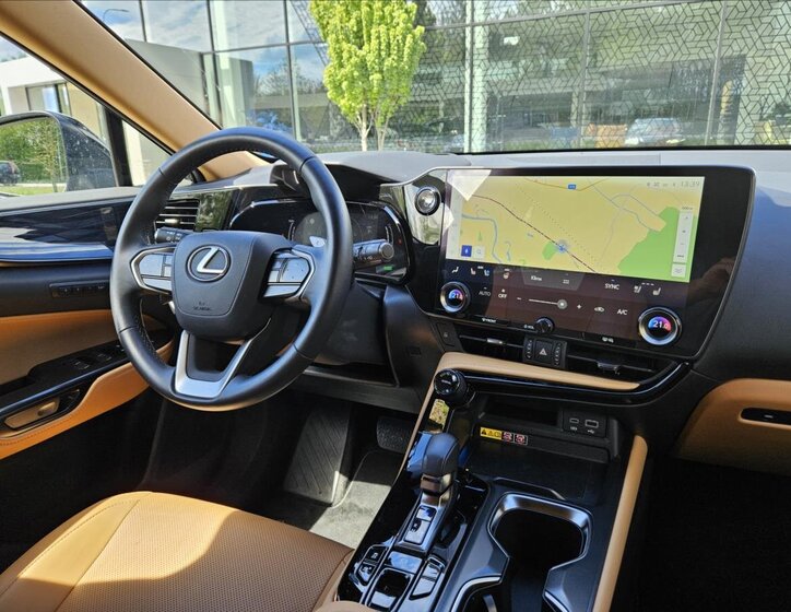 Lexus NX 450h plus SUV / Terénní 2,5 l 227 kw