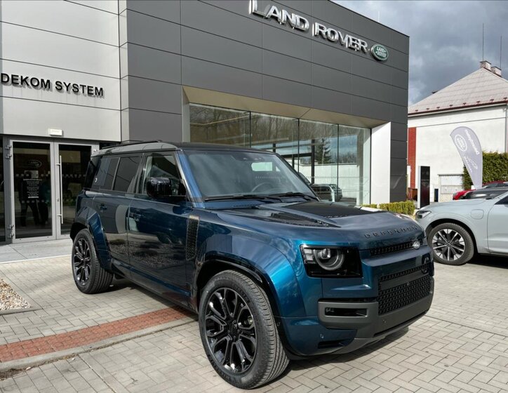 Land Rover Defender SUV / Terénní 4,4 l 467 kw