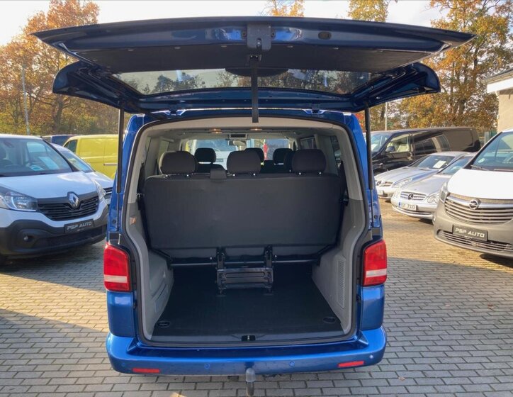 Volkswagen Caravelle 36