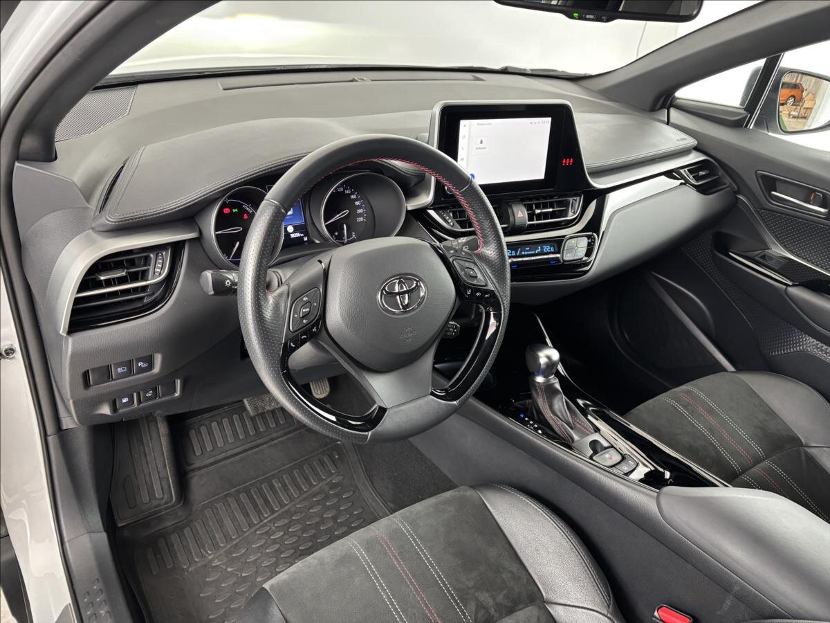 Toyota C-HR SUV 2,0 l 135 kw