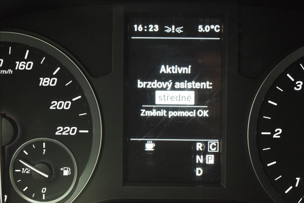 Mercedes-Benz Vito Skříň 2,0 l 120 kw