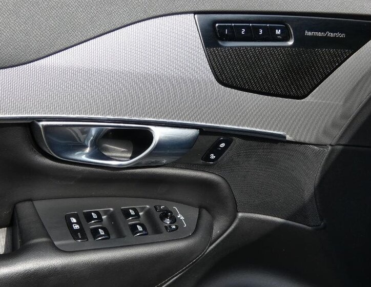 Volvo XC90 SUV / Terénní 2,0 l 173 kw