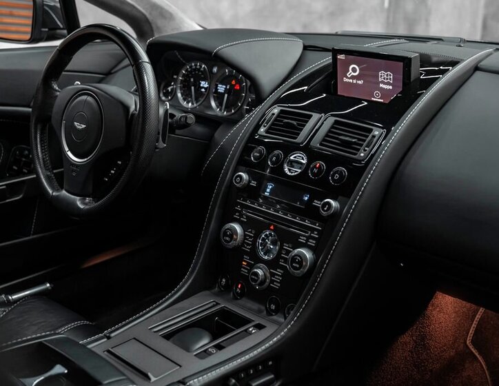 Aston Martin V8 Vantage Kupé 4,7 l 313 kw