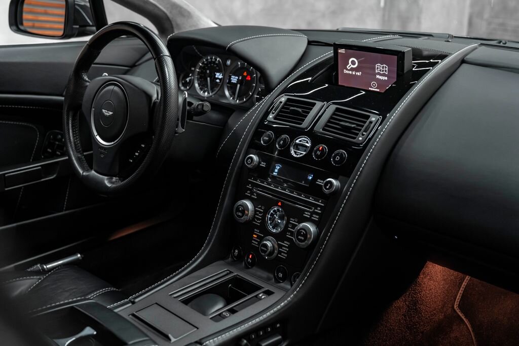 Aston Martin V8 Vantage Kupé 4,7 l 313 kw