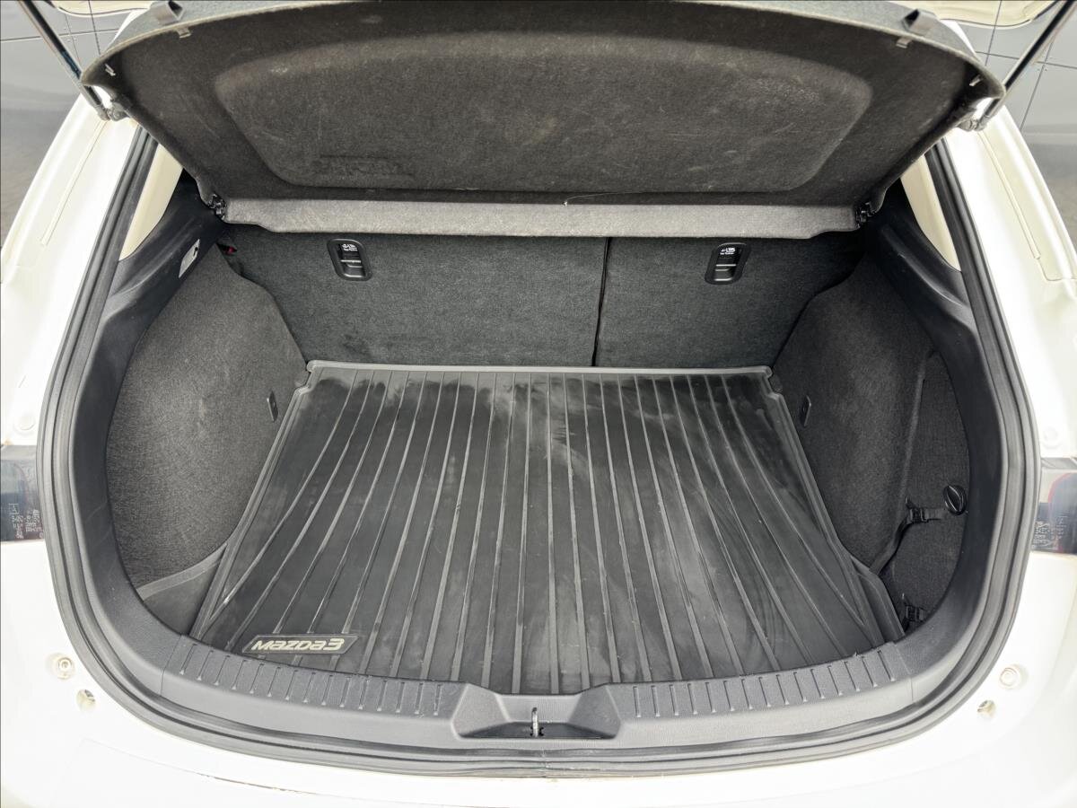 Mazda 3 Hatchback 1,5 l 74 kw