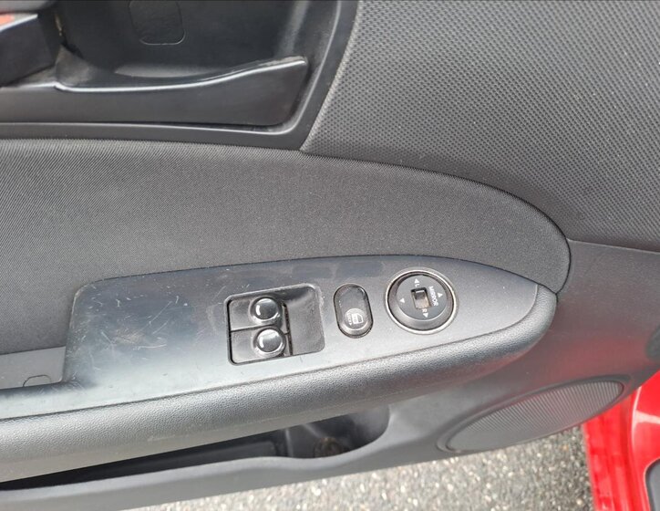 Hyundai i30 Hatchback 1,4 l 80 kw