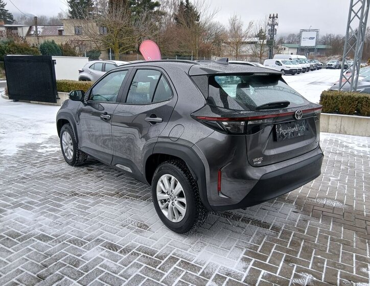 Toyota Yaris Cross 4