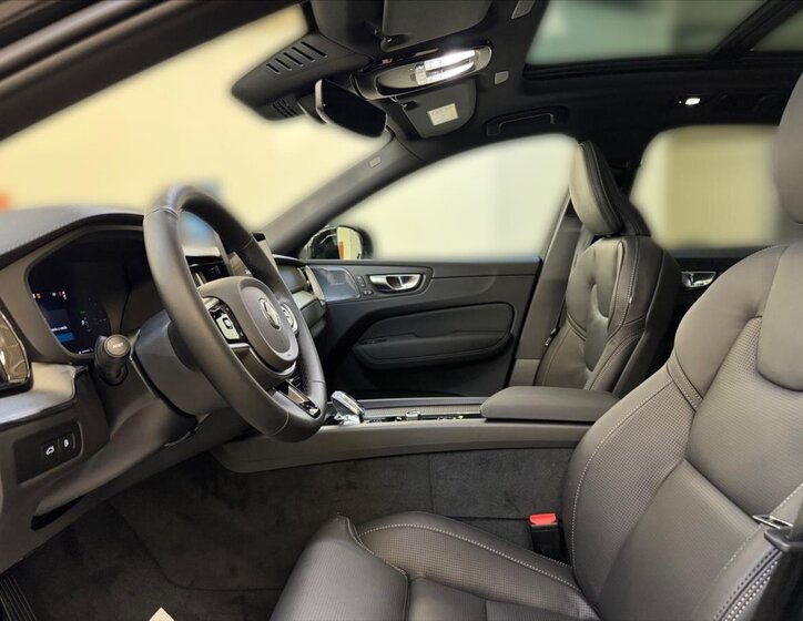 Volvo XC60 SUV / Terénní 2,0 l 228 kw