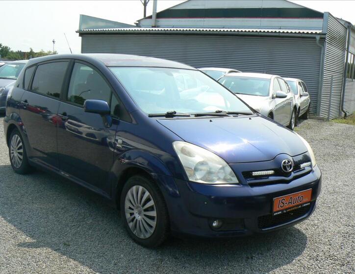 Toyota Corolla Verso 2