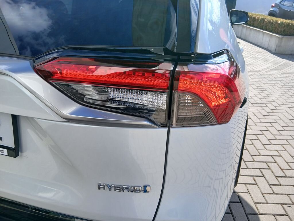 Toyota RAV4 SUV / Terénní 2,5 l 131 kw
