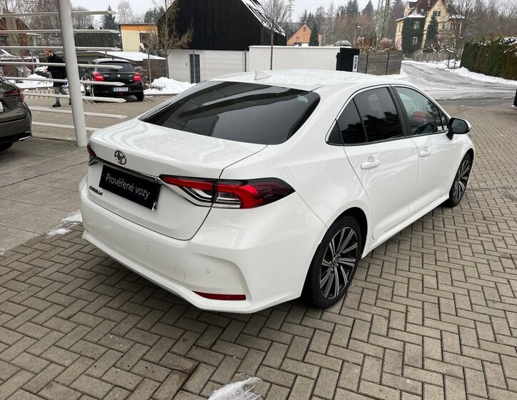 Toyota Corolla Sedan 1,5 l 92 kw