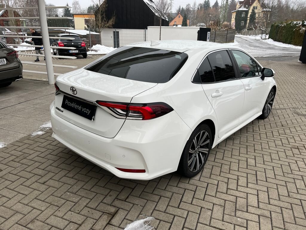 Toyota Corolla Sedan 1,5 l 92 kw