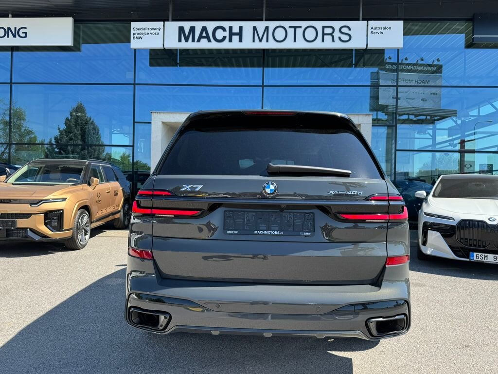 BMW X7 SUV / Terénní 3,0 l 250 kw