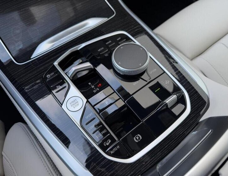 BMW X5 SUV 3,0 l 250 kw