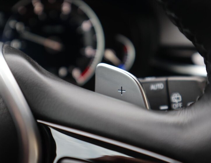 BMW Řada 5 Kombi 3,0 l 195 kw