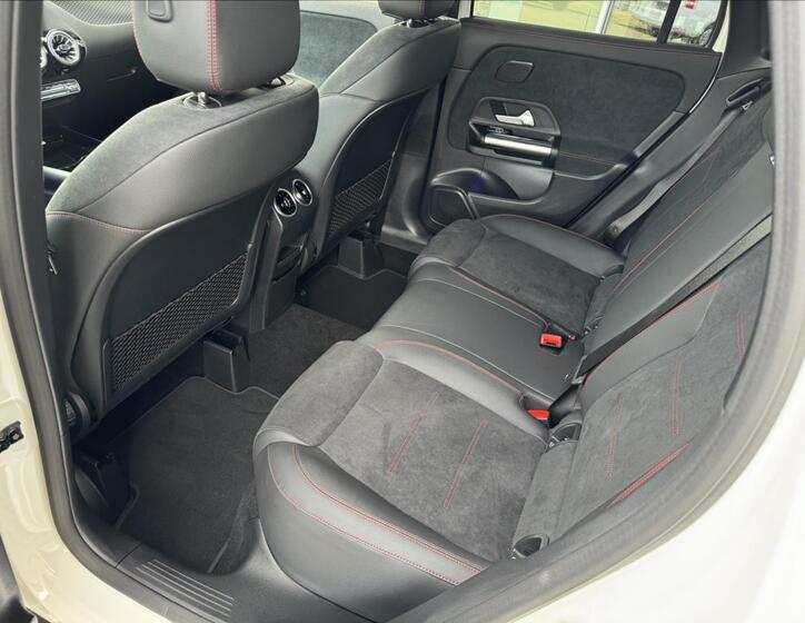 Mercedes-Benz GLA 23