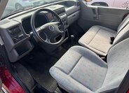 Volkswagen Transporter Kombi 2,5 l 65 kw