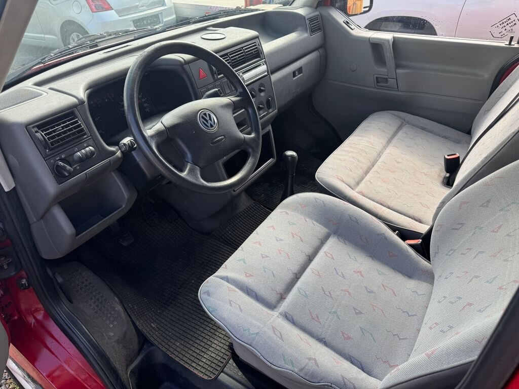 Volkswagen Transporter Kombi 2,5 l 65 kw