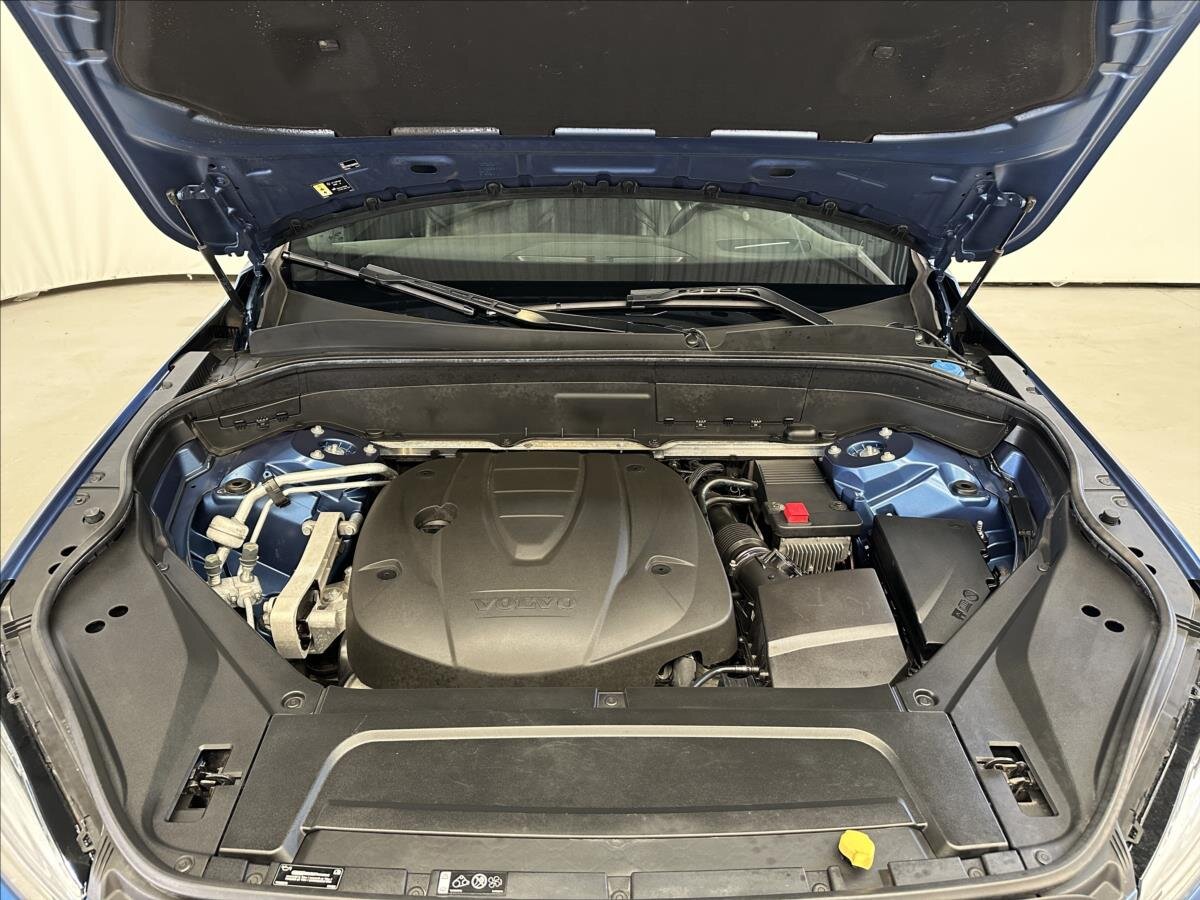 Volvo XC90 SUV 2,0 l 173 kw