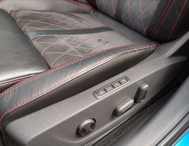 Škoda Octavia Sedan / Limuzína 2,0 l 180 kw