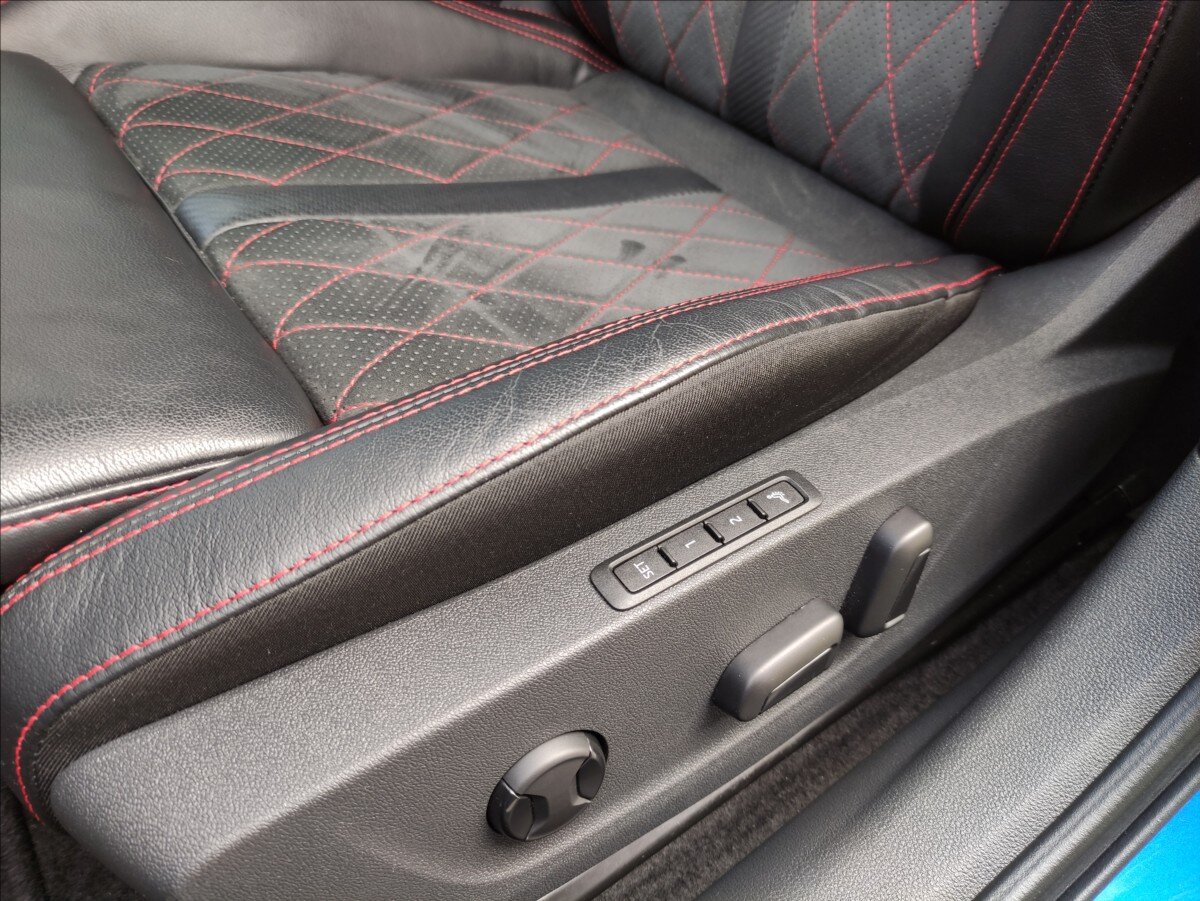 Škoda Octavia Sedan / Limuzína 2,0 l 180 kw