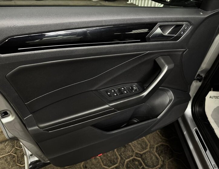 Volkswagen T-Roc MPV 2,0 l 110 kw