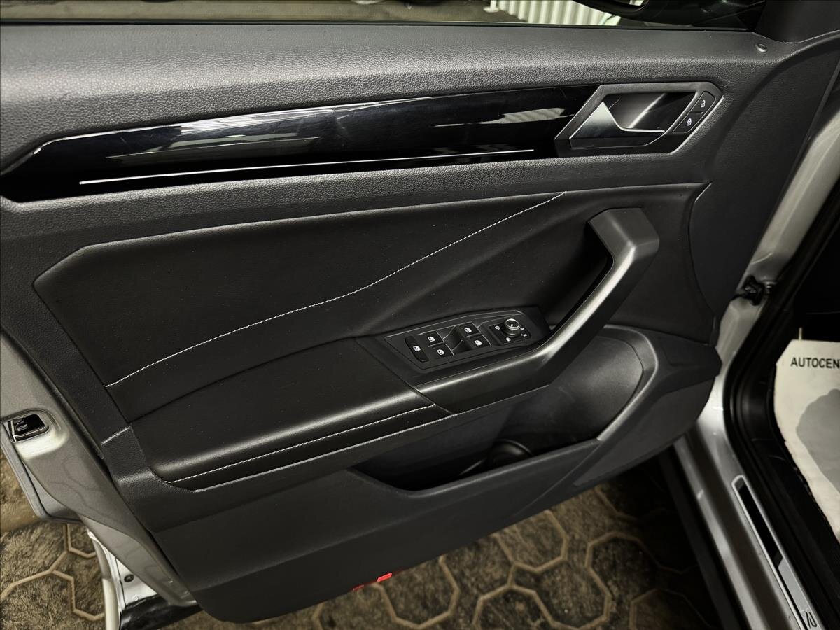 Volkswagen T-Roc MPV 2,0 l 110 kw