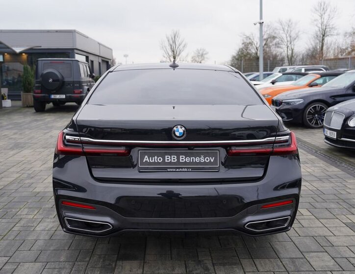 BMW Řada 7 Sedan 3,0 l 250 kw