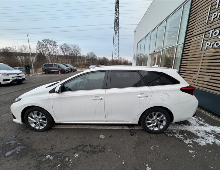 Toyota Auris Kombi 1,6 l 97 kw