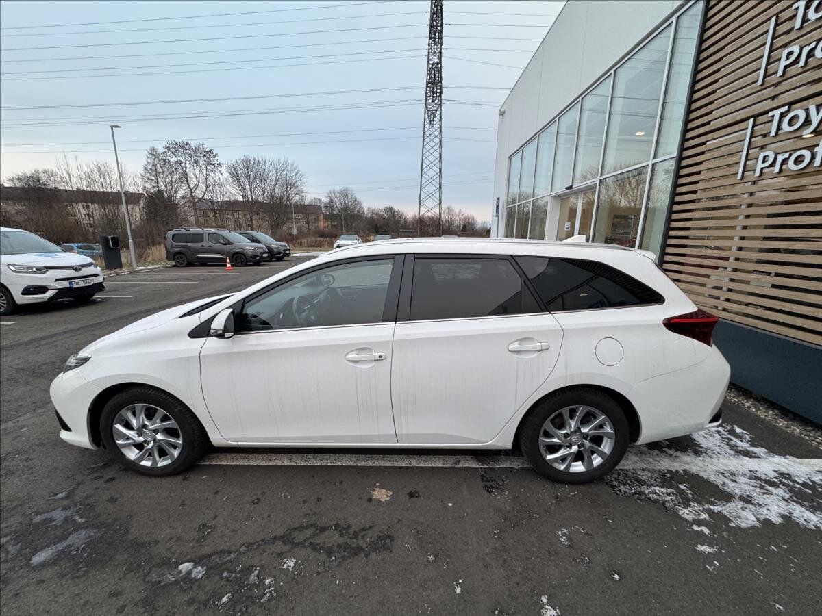 Toyota Auris Kombi 1,6 l 97 kw