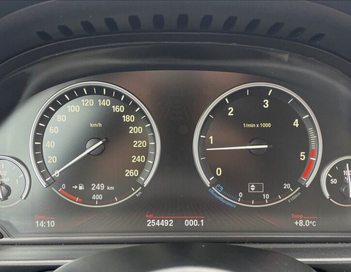 BMW Řada 5 Kombi 3,0 l 180 kw