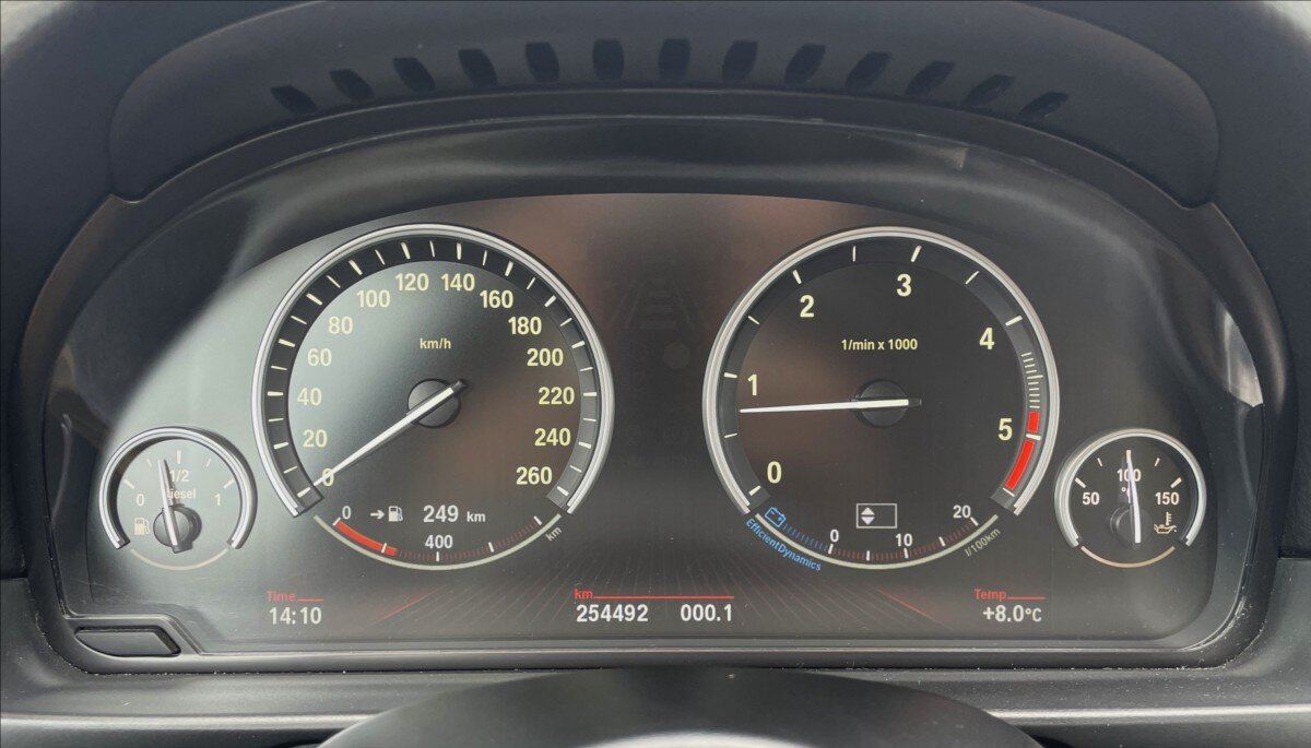 BMW Řada 5 Kombi 3,0 l 180 kw